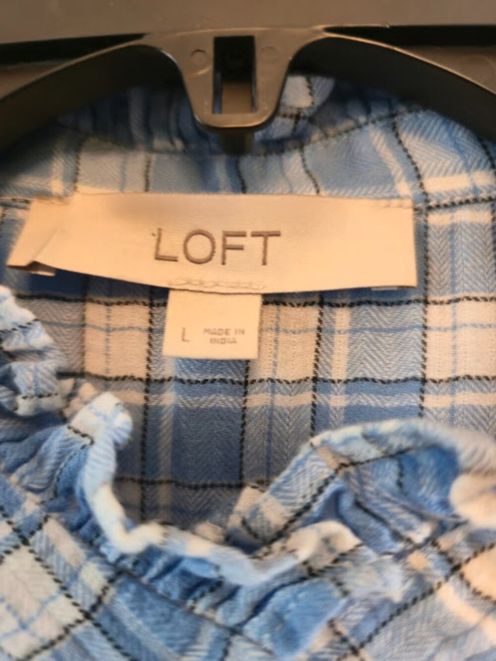 PLAID BLUE WHITE SHIRT LOFT SIZE LARGE RUFFLE COLLAR BUTTON UP SOFT COMFY - Picture 2 of 9